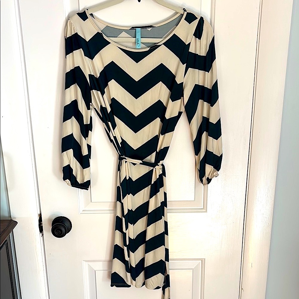 NWOT- Chevron Patterned Dress